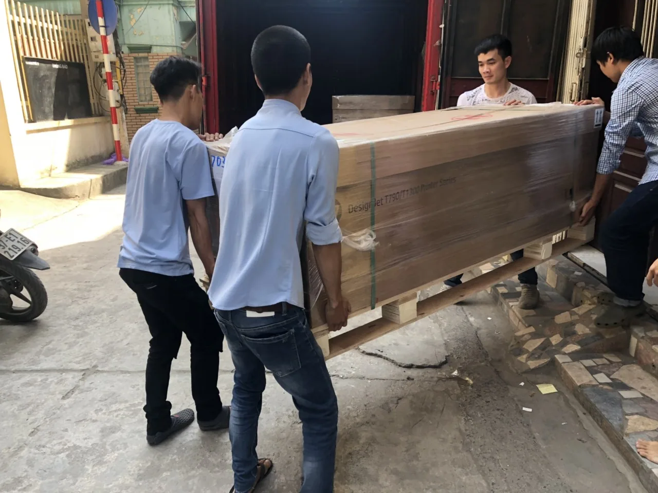 Máy in khổ lớn HP Designjet T795 - CR649C